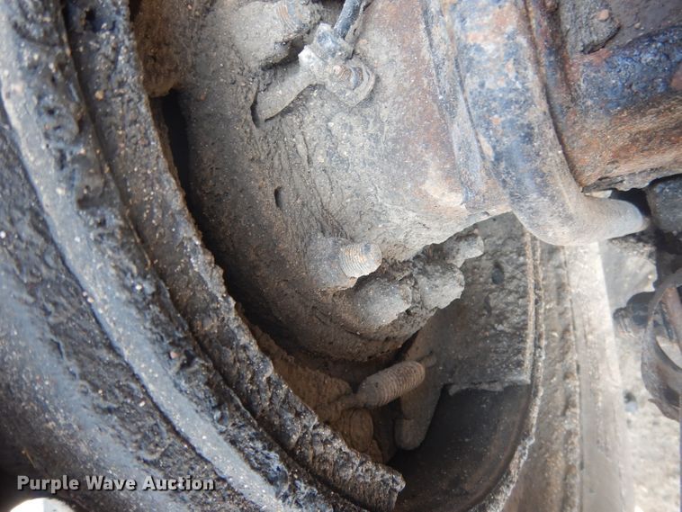 image for item HU9273 2010 Freightliner Cascadia 113  semi truck