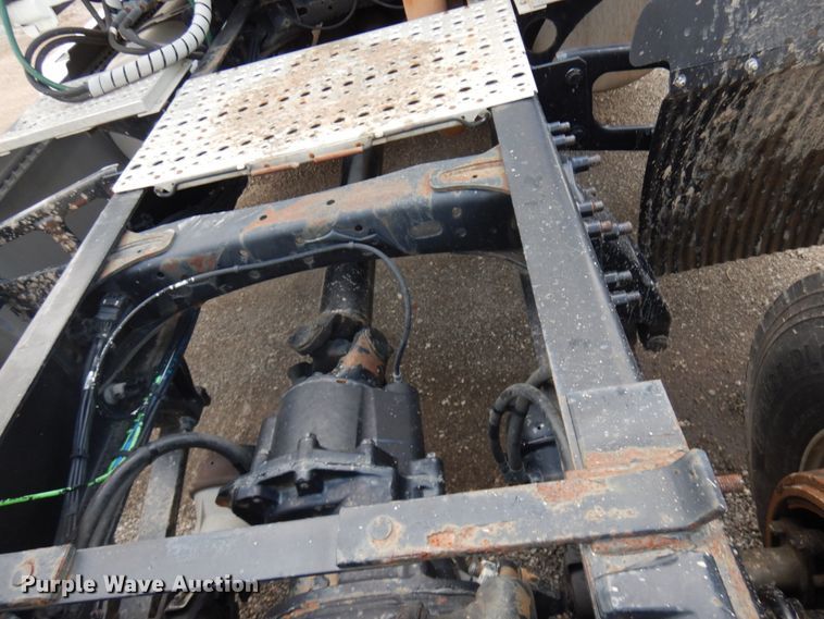 image for item IL9945 2011 Freightliner Cascadia 125  semi truck