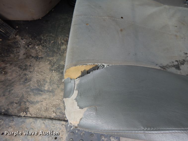 image for item IL9945 2011 Freightliner Cascadia 125  semi truck