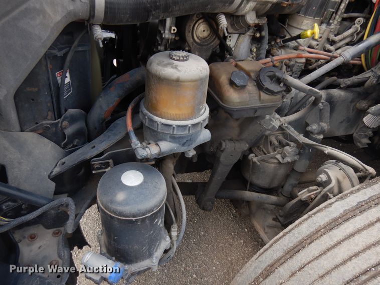 image for item IL9945 2011 Freightliner Cascadia 125  semi truck