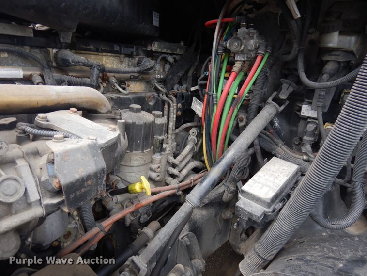 image for item IL9945 2011 Freightliner Cascadia 125  semi truck