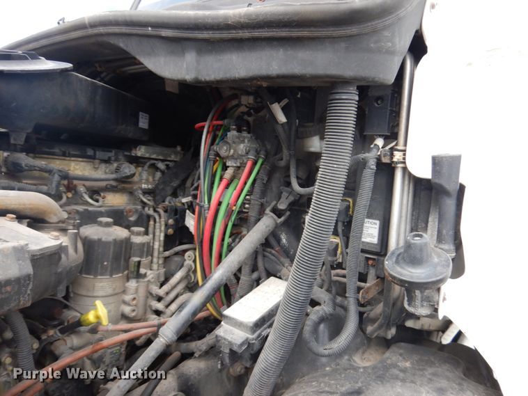 image for item IL9945 2011 Freightliner Cascadia 125  semi truck