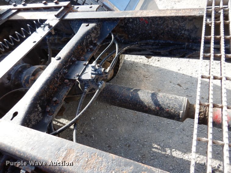 image for item IN9851 2003 Mack CH613  semi truck