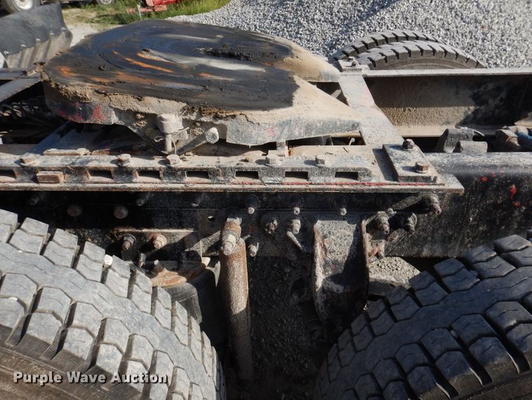 image for item IN9851 2003 Mack CH613  semi truck