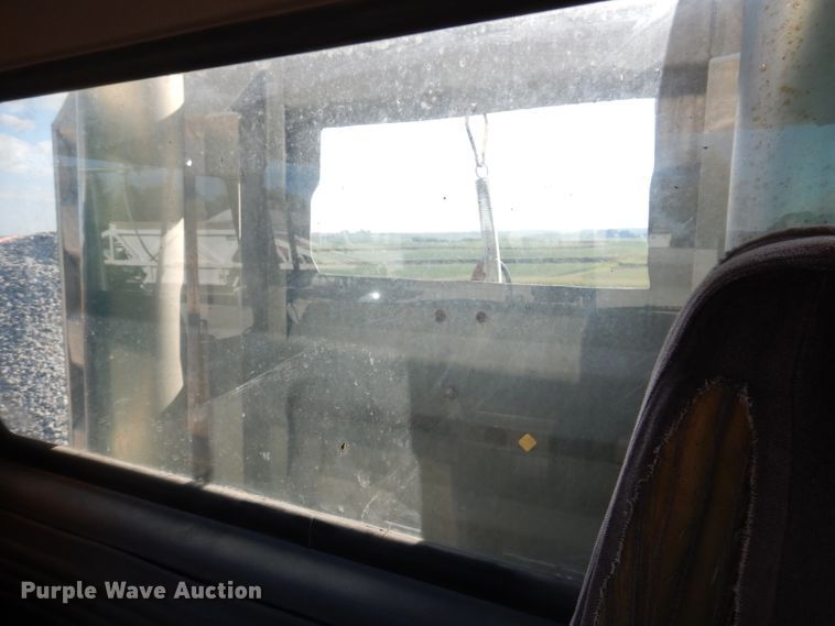 image for item IN9851 2003 Mack CH613  semi truck