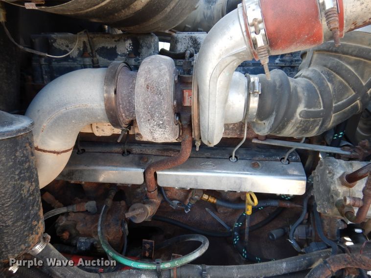 image for item IN9851 2003 Mack CH613  semi truck