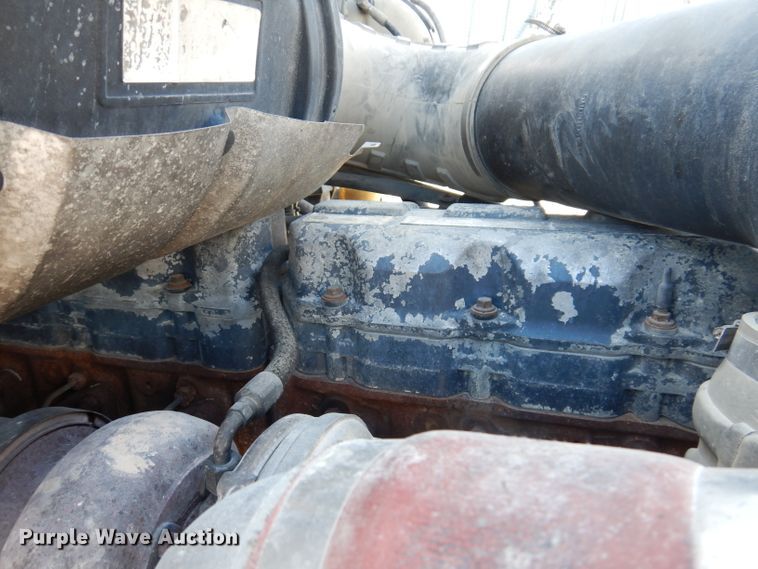 image for item IN9851 2003 Mack CH613  semi truck