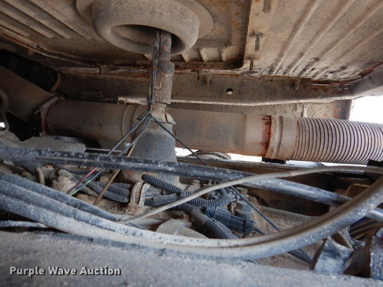 image for item IN9851 2003 Mack CH613  semi truck