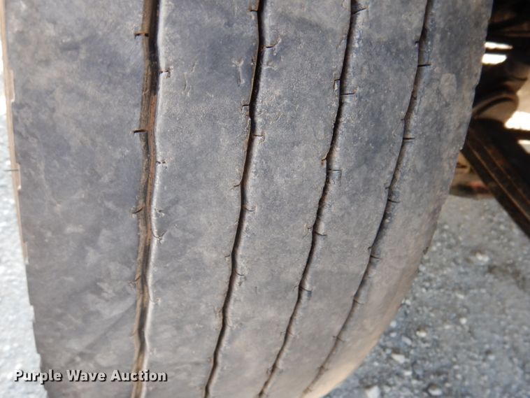 image for item IN9851 2003 Mack CH613  semi truck