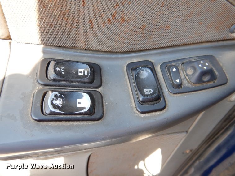 image for item IN9852 2001 Freightliner Columbia 120  semi truck