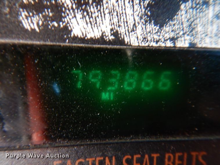 image for item IN9852 2001 Freightliner Columbia 120  semi truck