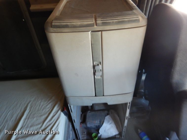 image for item IN9852 2001 Freightliner Columbia 120  semi truck