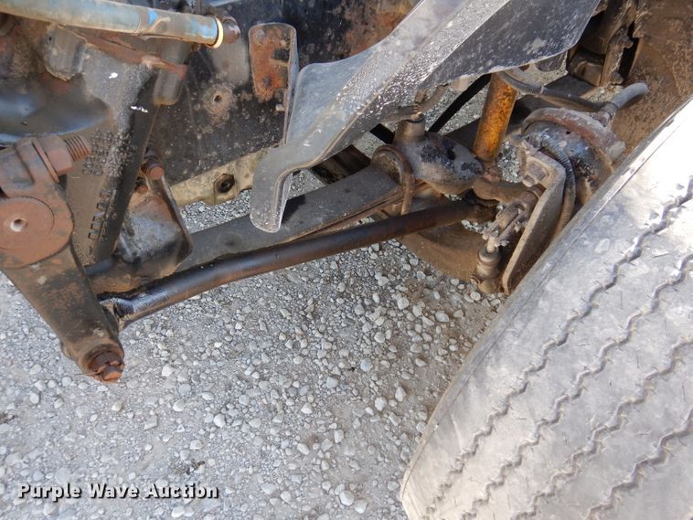 image for item IN9852 2001 Freightliner Columbia 120  semi truck