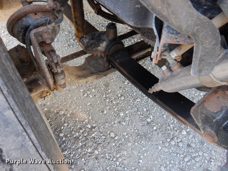 image for item IN9852 2001 Freightliner Columbia 120  semi truck