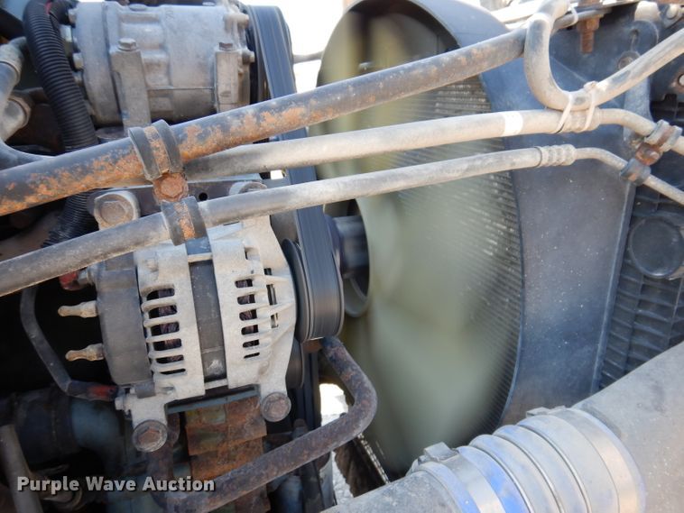 image for item IN9852 2001 Freightliner Columbia 120  semi truck