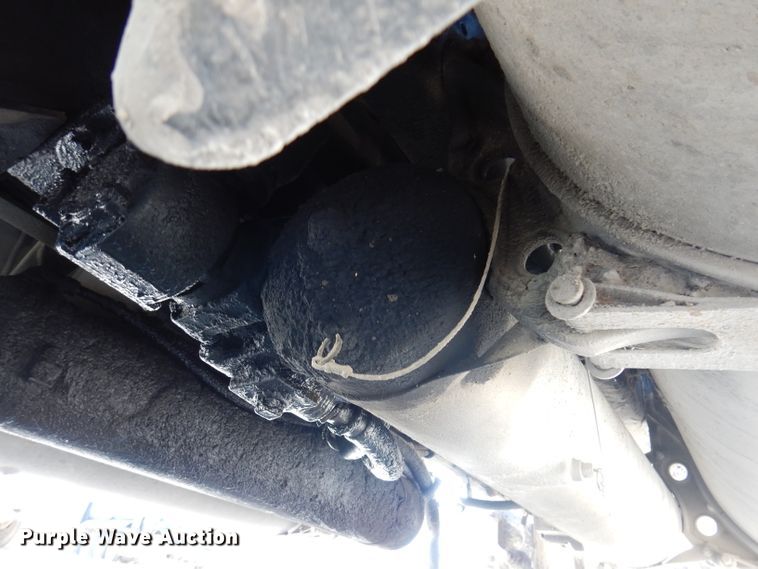 image for item IN9852 2001 Freightliner Columbia 120  semi truck