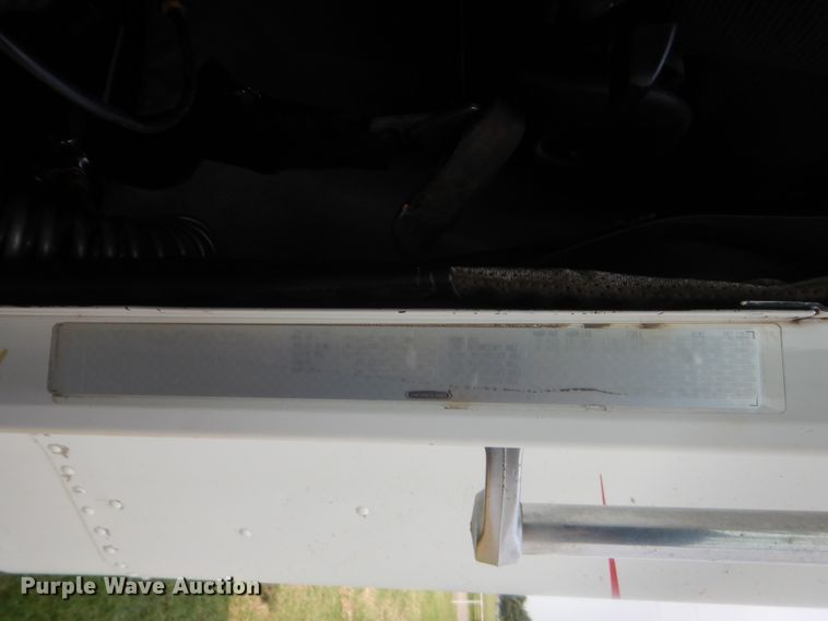 image for item IT9744 2000 Freightliner FLD120  semi truck