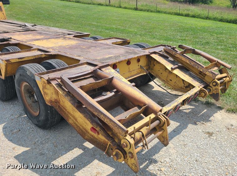 image for item IU9328 1967 Load King 252LR  drop deck equipment trailer