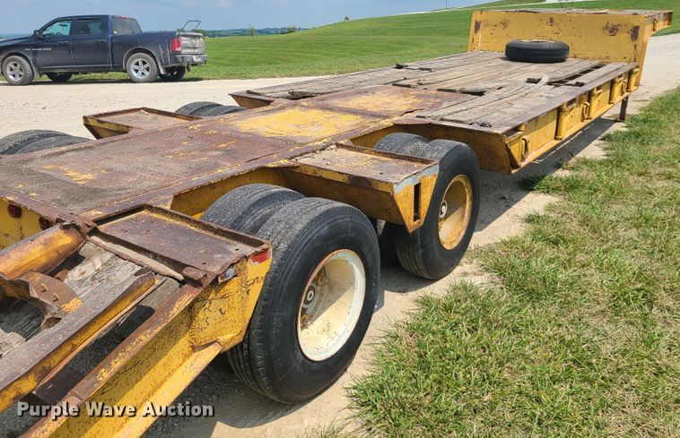 image for item IU9328 1967 Load King 252LR  drop deck equipment trailer