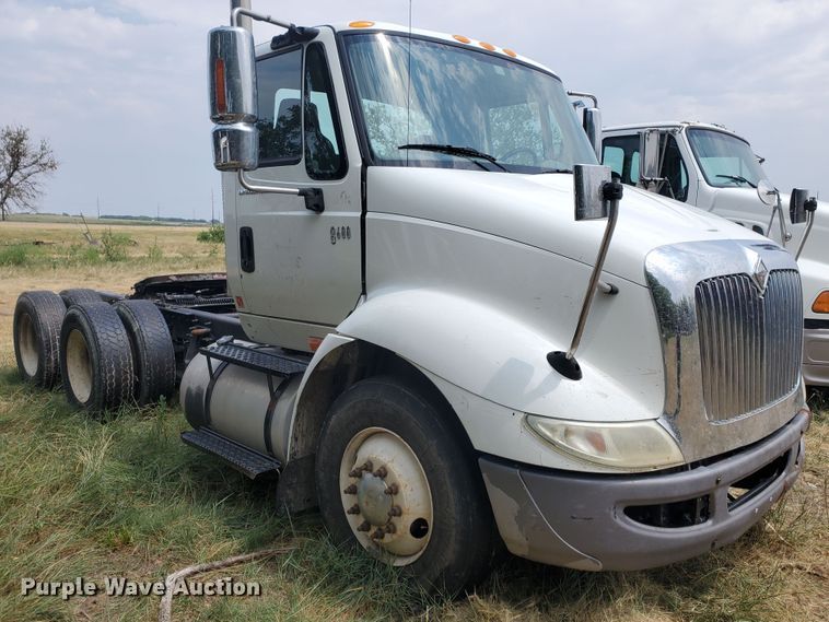 image for item IX9960 2007 International 8600  semi truck