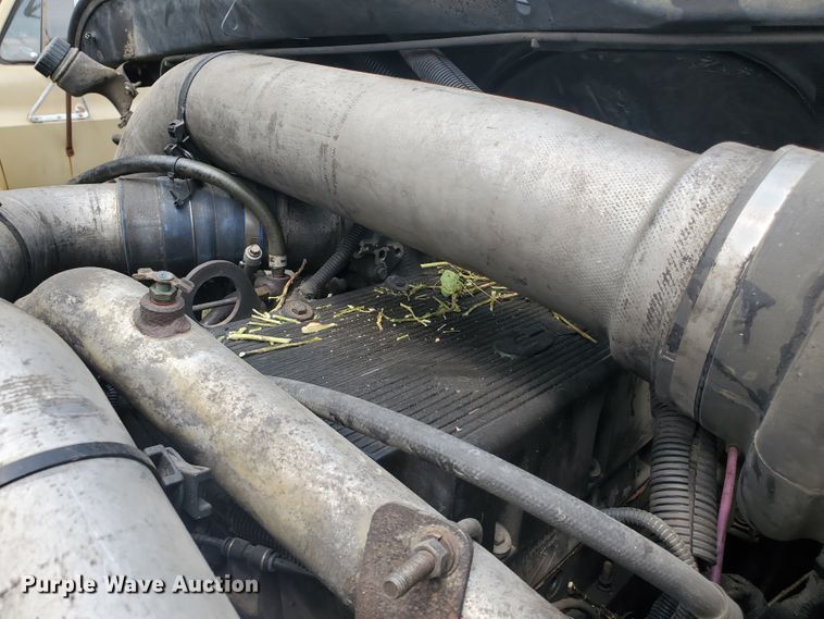 image for item IX9960 2007 International 8600  semi truck