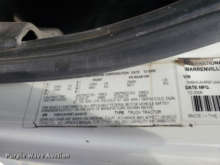 image for item IX9960 2007 International 8600  semi truck