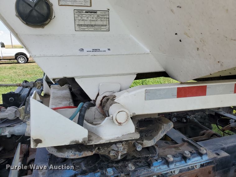 image for item IX9978 2016 Manac 46238AA00  end dump trailer