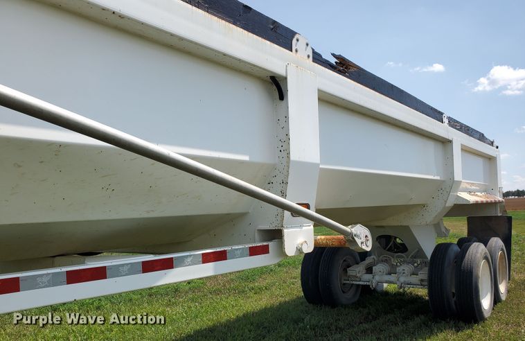image for item IX9978 2016 Manac 46238AA00  end dump trailer