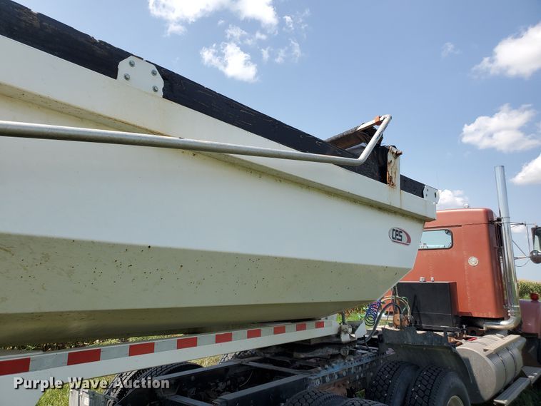 image for item IX9978 2016 Manac 46238AA00  end dump trailer