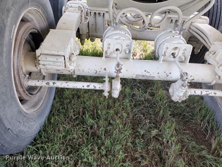 image for item IX9978 2016 Manac 46238AA00  end dump trailer