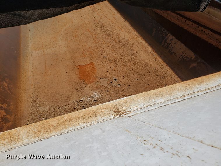 image for item IX9978 2016 Manac 46238AA00  end dump trailer