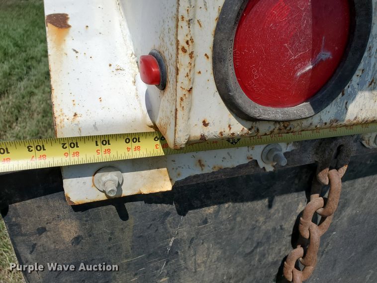 image for item IX9978 2016 Manac 46238AA00  end dump trailer