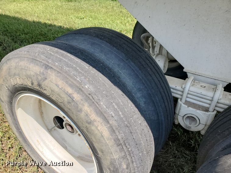 image for item IX9978 2016 Manac 46238AA00  end dump trailer