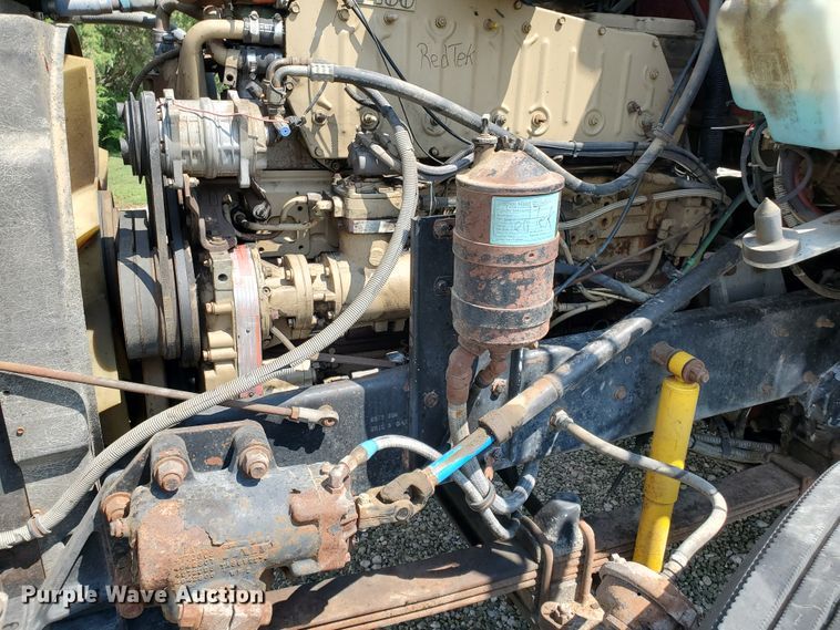 image for item IX9979 1990 Kenworth T800  semi truck