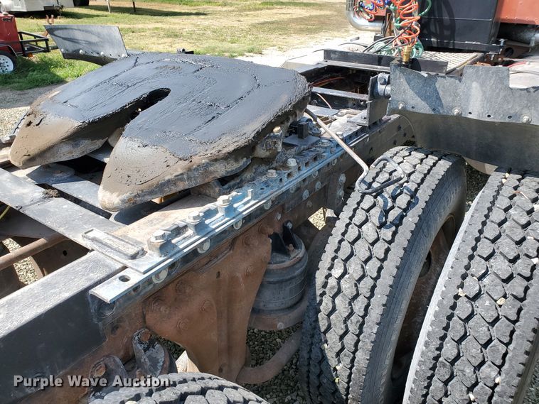 image for item IX9979 1990 Kenworth T800  semi truck