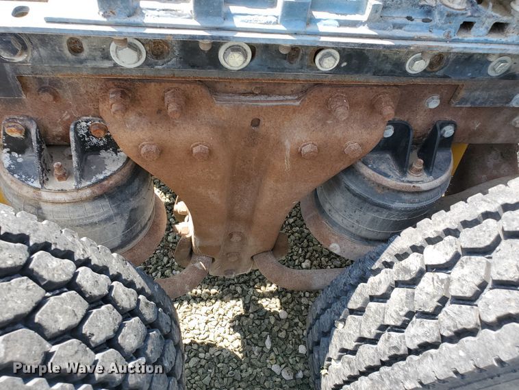 image for item IX9979 1990 Kenworth T800  semi truck