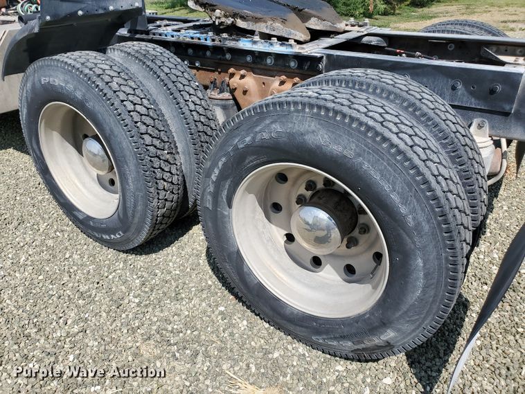 image for item IX9979 1990 Kenworth T800  semi truck