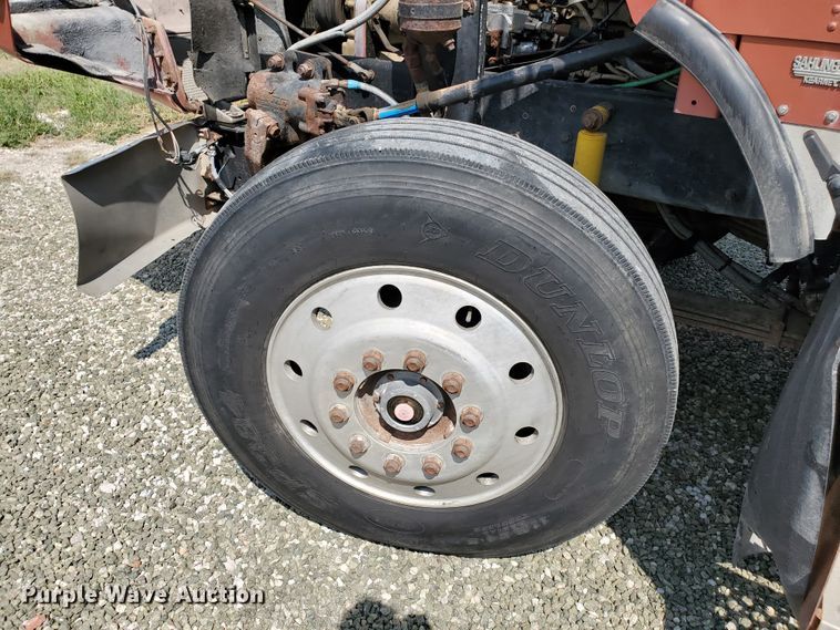 image for item IX9979 1990 Kenworth T800  semi truck