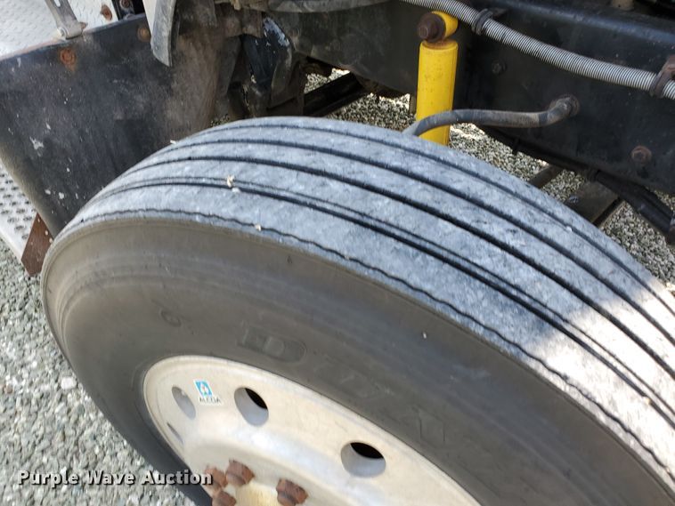 image for item IX9979 1990 Kenworth T800  semi truck