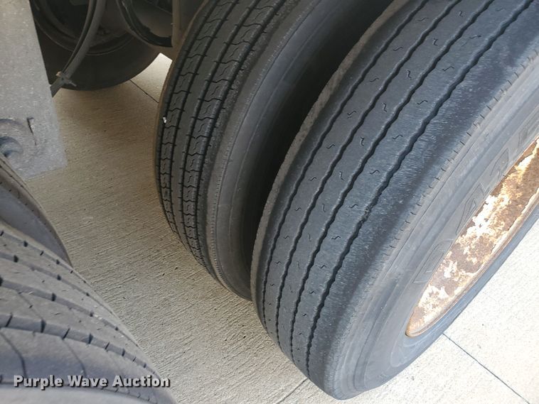 image for item JM9522 2008 Utility  refrigerated van trailer