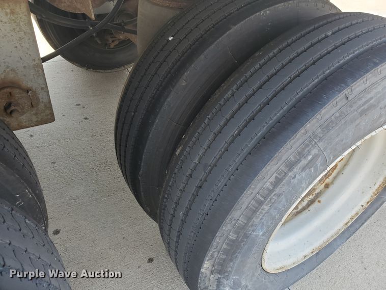 image for item JM9527 2003 Great Dane  refrigerated van trailer