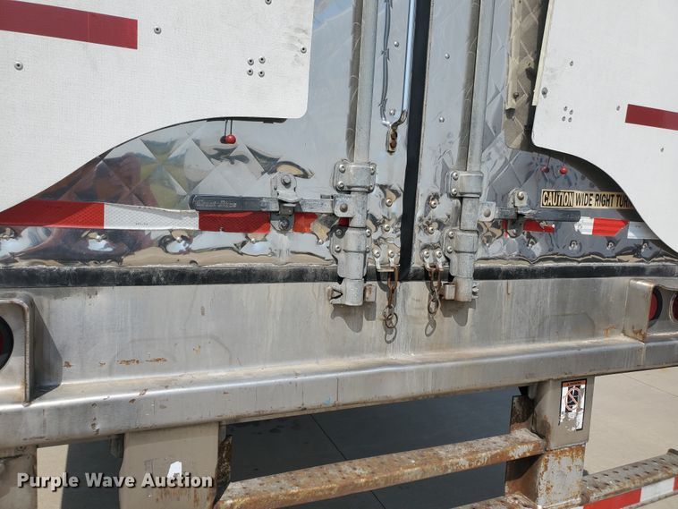 image for item JM9528 2003 Great Dane 7811TZ-1A 53  refrigerated van trailer