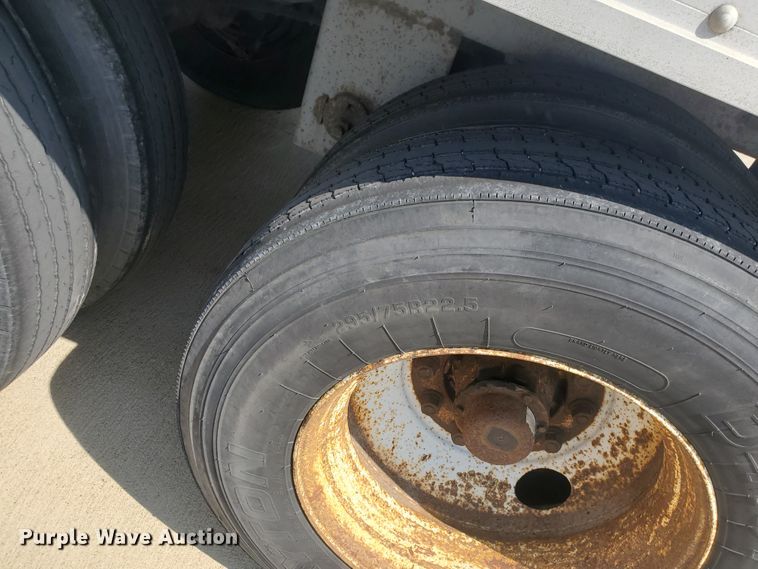 image for item JM9528 2003 Great Dane 7811TZ-1A 53  refrigerated van trailer