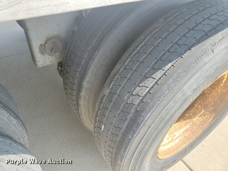 image for item JM9528 2003 Great Dane 7811TZ-1A 53  refrigerated van trailer