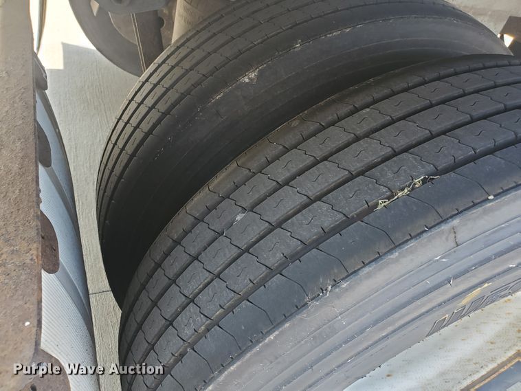 image for item JM9528 2003 Great Dane 7811TZ-1A 53  refrigerated van trailer