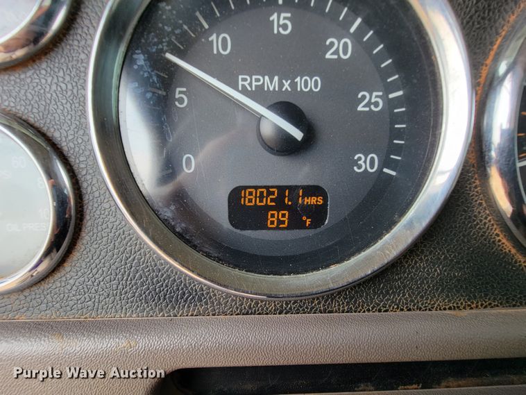 image for item KD9407 2012 Peterbilt 388  semi truck