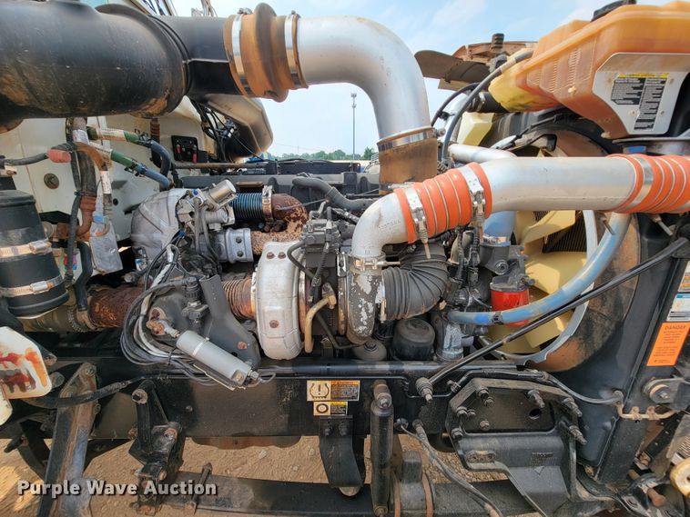 image for item KD9407 2012 Peterbilt 388  semi truck