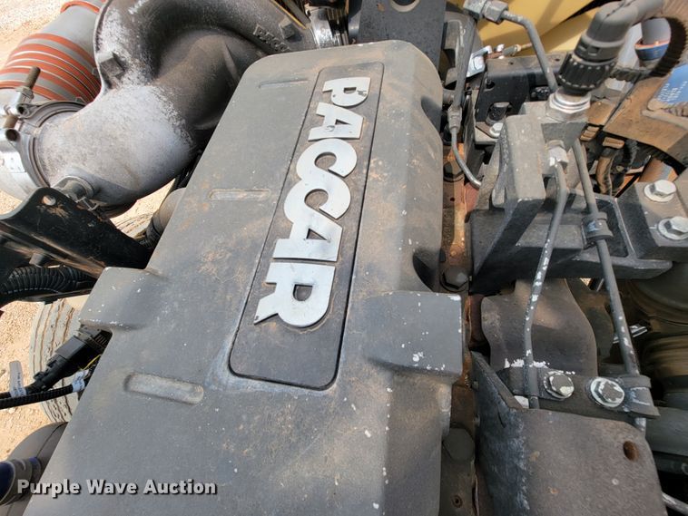 image for item KD9407 2012 Peterbilt 388  semi truck