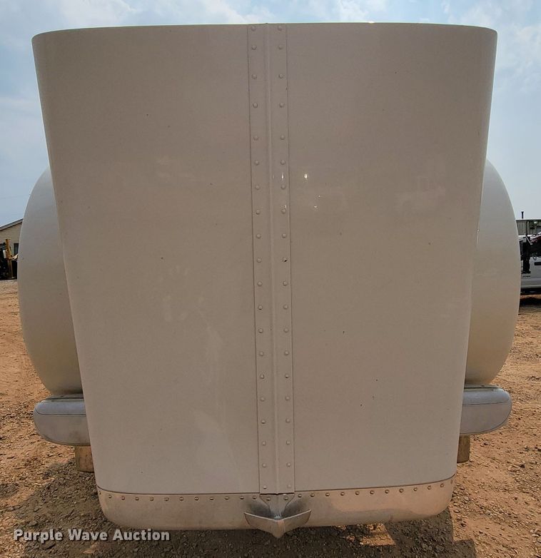 image for item KD9407 2012 Peterbilt 388  semi truck