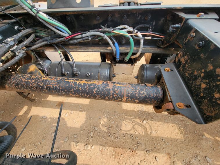 image for item KD9407 2012 Peterbilt 388  semi truck